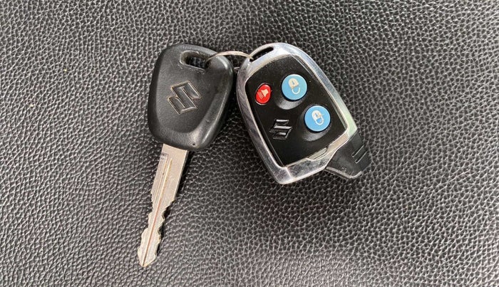 2021 Maruti Swift LXI, Petrol, Manual, 29,057 km, Key Close Up