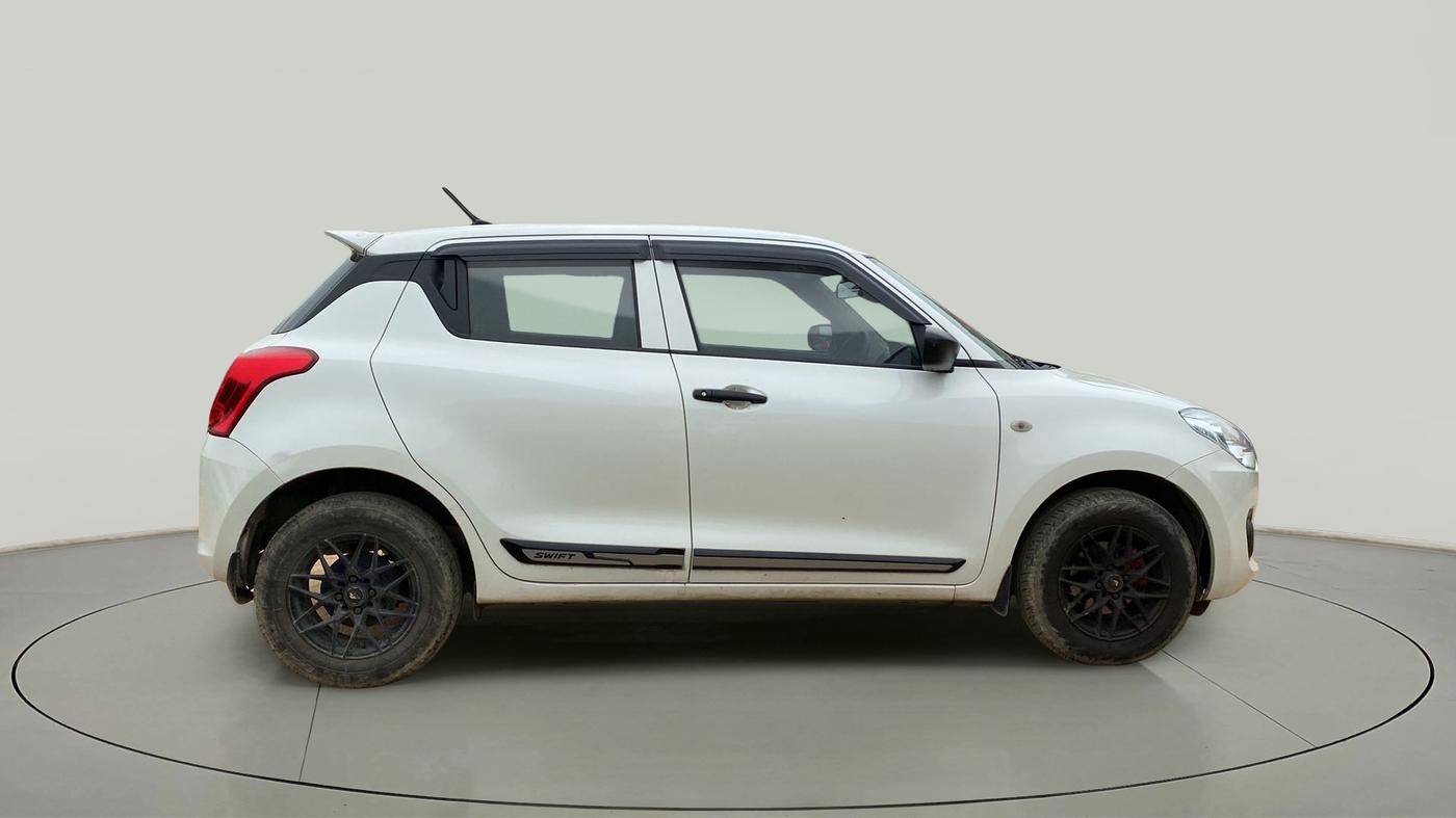 2021 Maruti Swift LXI, CNG, Manual, 29,057 km, Right Side View