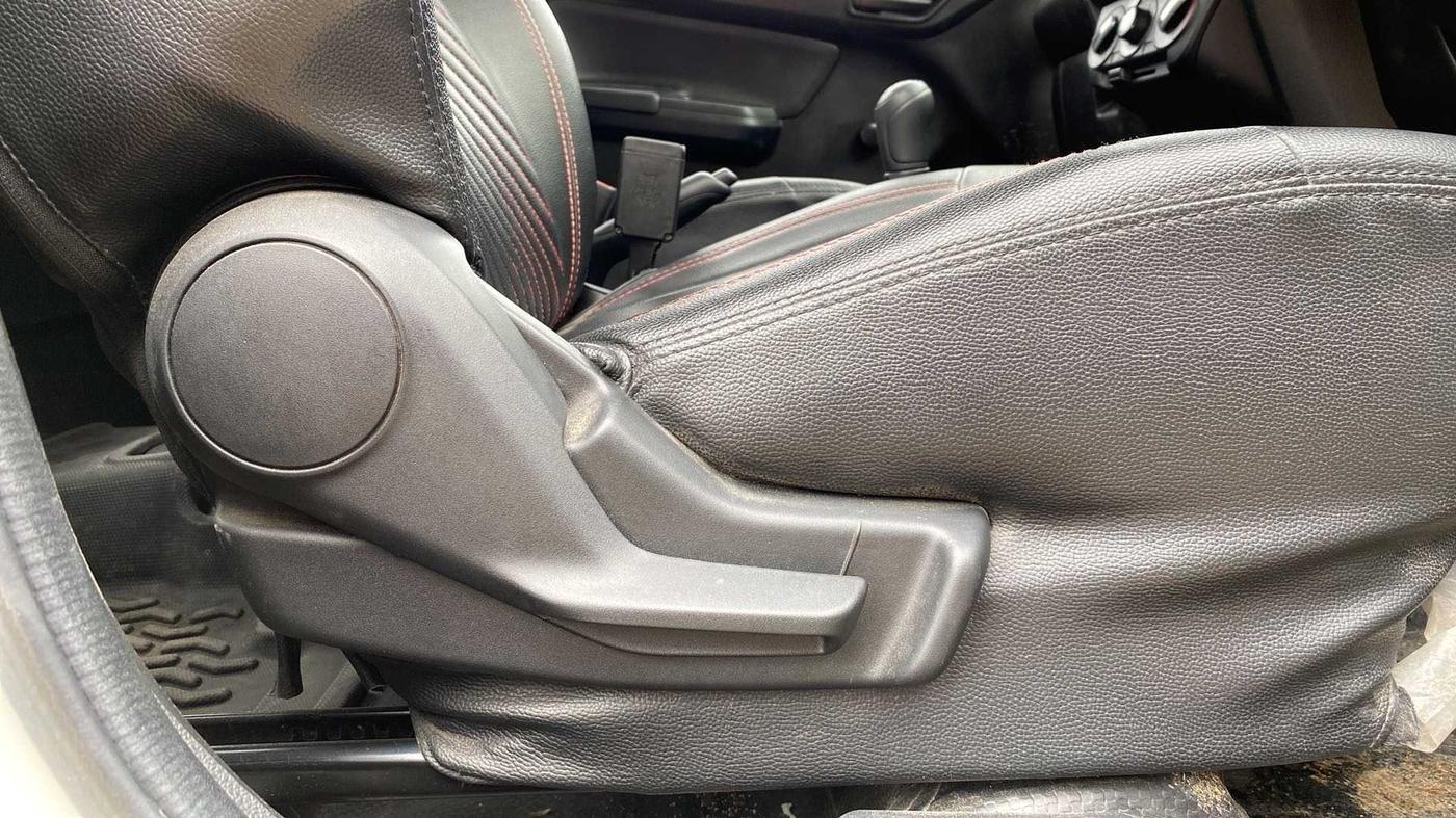 2021 Maruti Swift LXI, CNG, Manual, 29,057 km, Driver Side Adjustment Panel