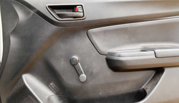 2021 Maruti Swift LXI, Petrol, Manual, 29,057 km, Driver Side Door Panels Control
