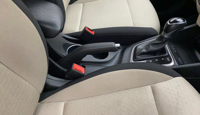 2019 Hyundai Verna 1.6 VTVT SX + AT, Petrol, Automatic, 29,743 km, Gear Lever