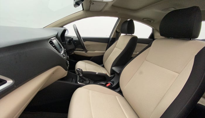 2019 Hyundai Verna 1.6 VTVT SX + AT, Petrol, Automatic, 29,743 km, Right Side Front Door Cabin