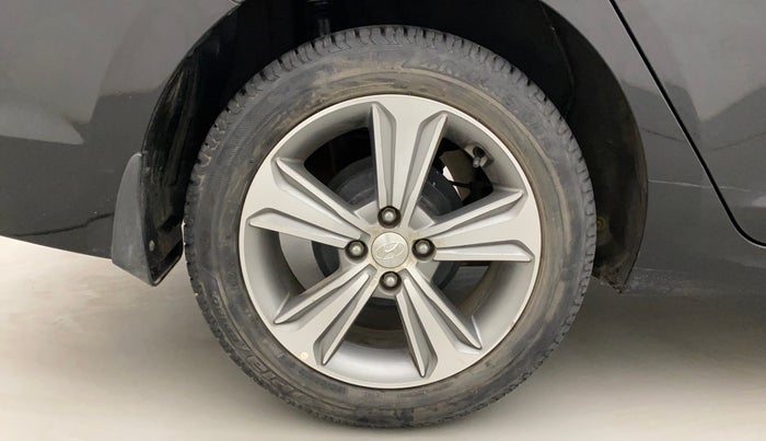 2019 Hyundai Verna 1.6 VTVT SX + AT, Petrol, Automatic, 29,743 km, Right Rear Wheel