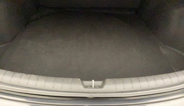 2019 Hyundai Verna 1.6 VTVT SX + AT, Petrol, Automatic, 29,743 km, Boot Inside
