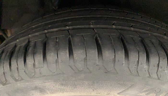 2019 Hyundai Verna 1.6 VTVT SX + AT, Petrol, Automatic, 29,743 km, Right Front Tyre Tread