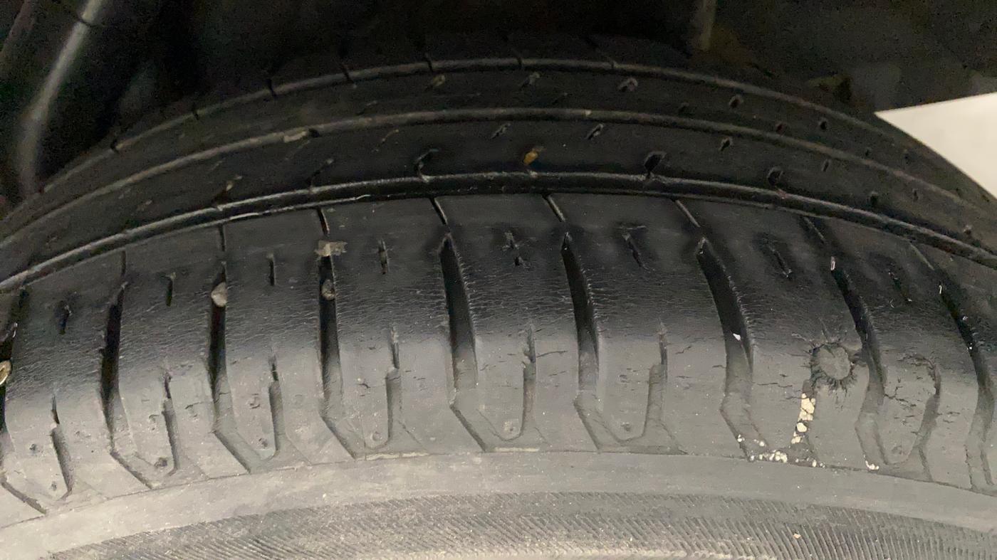 2019 Hyundai Verna 1.6 VTVT SX + AT, Petrol, Automatic, 29,743 km, Left Rear Tyre Tread