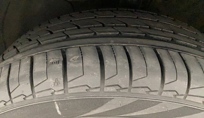 2019 Hyundai Verna 1.6 VTVT SX + AT, Petrol, Automatic, 29,743 km, Left Front Tyre Tread