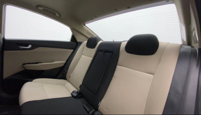 2019 Hyundai Verna 1.6 VTVT SX + AT, Petrol, Automatic, 29,743 km, Right Side Rear Door Cabin