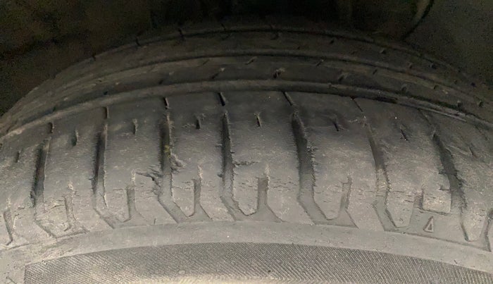 2019 Hyundai Verna 1.6 VTVT SX + AT, Petrol, Automatic, 29,743 km, Right Rear Tyre Tread