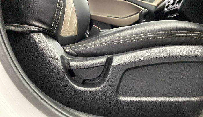2016 Hyundai Elite i20 MAGNA 1.2, Petrol, Manual, 88,671 km, Driver Side Adjustment Panel