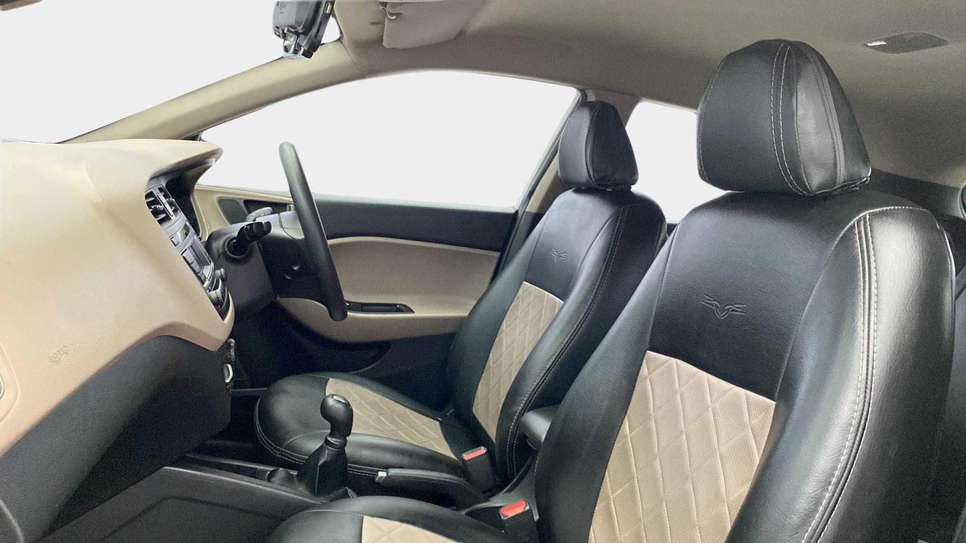2016 Hyundai Elite i20 MAGNA 1.2, Petrol, Manual, 88,671 km, Right Side Front Door Cabin