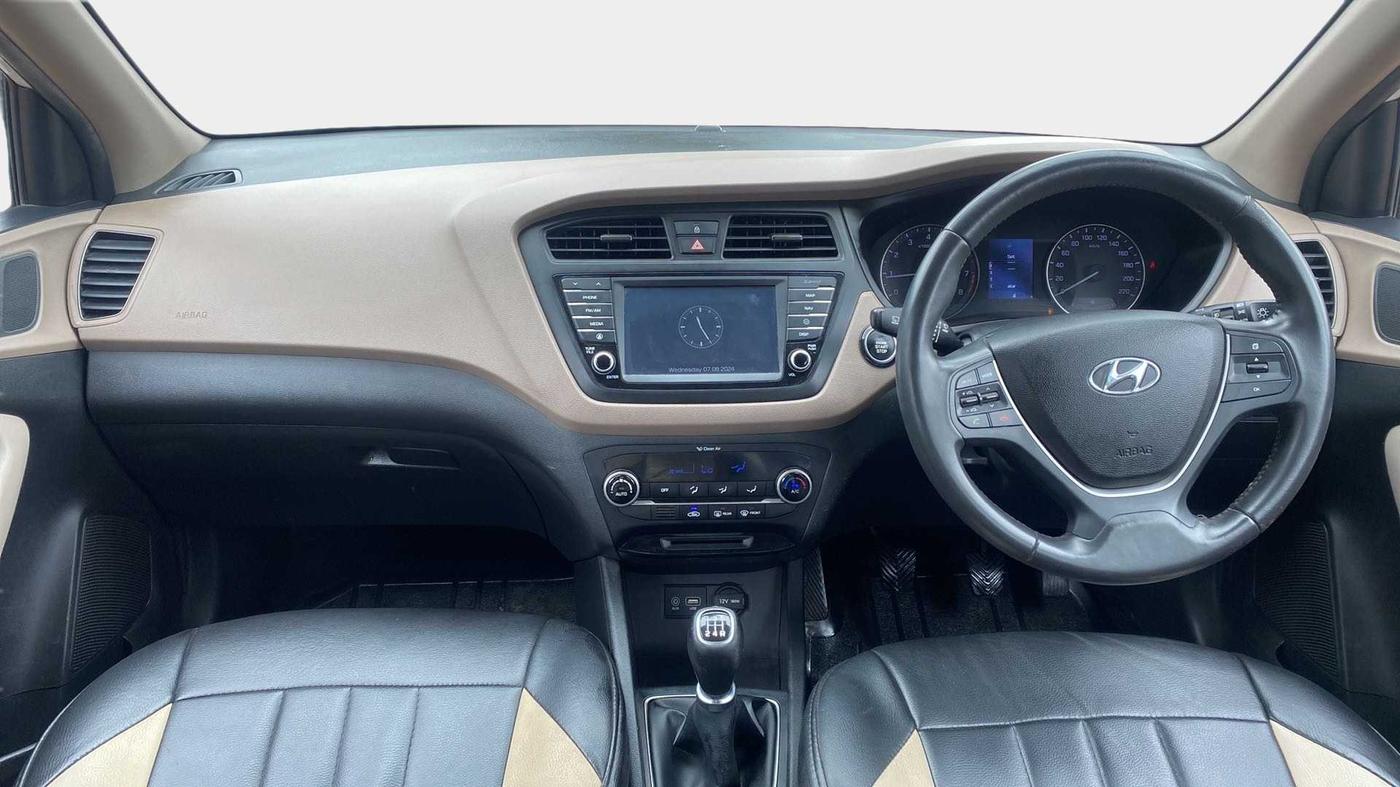 2016 Hyundai Elite i20 ASTA 1.2 (O), Petrol, Manual, 43,478 km, Dashboard