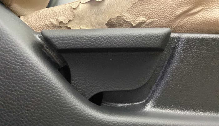 2017 Hyundai Eon MAGNA + AIRBAG, Petrol, Manual, 14,296 km, Driver Side Adjustment Panel