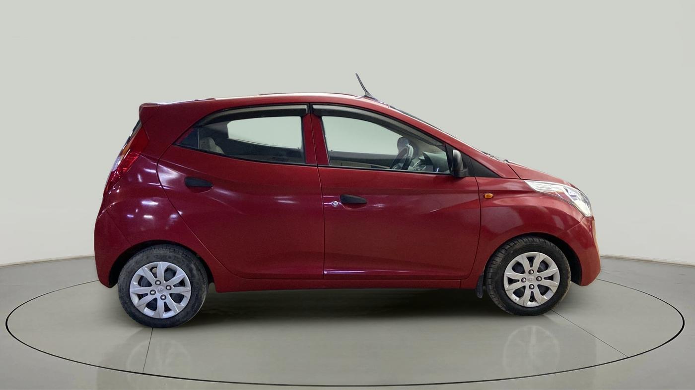 2017 Hyundai Eon MAGNA + AIRBAG, Petrol, Manual, 14,296 km, Right Side View