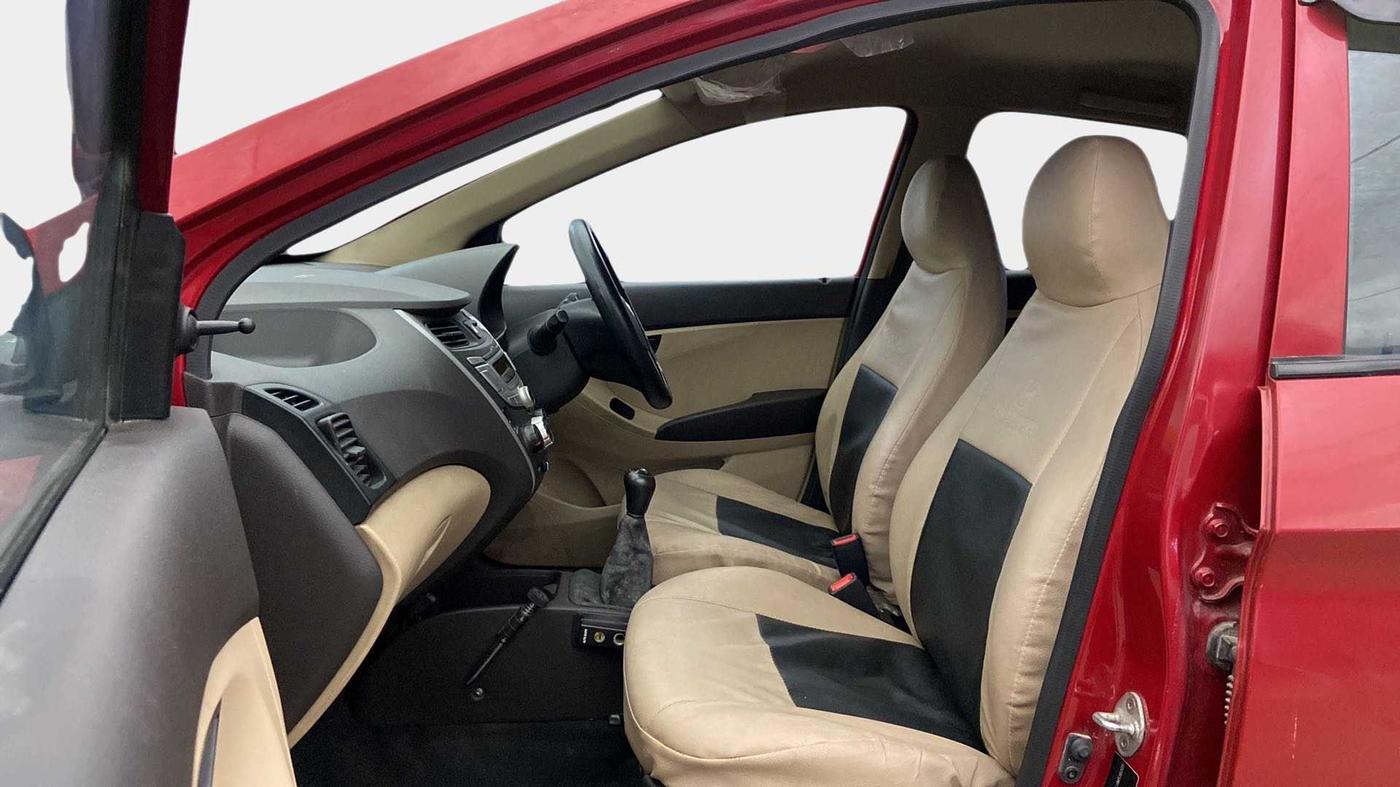 2017 Hyundai Eon MAGNA + AIRBAG, Petrol, Manual, 14,296 km, Right Side Front Door Cabin