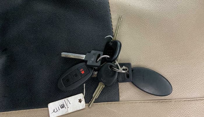2017 Hyundai Eon MAGNA + AIRBAG, Petrol, Manual, 14,296 km, Key Close Up