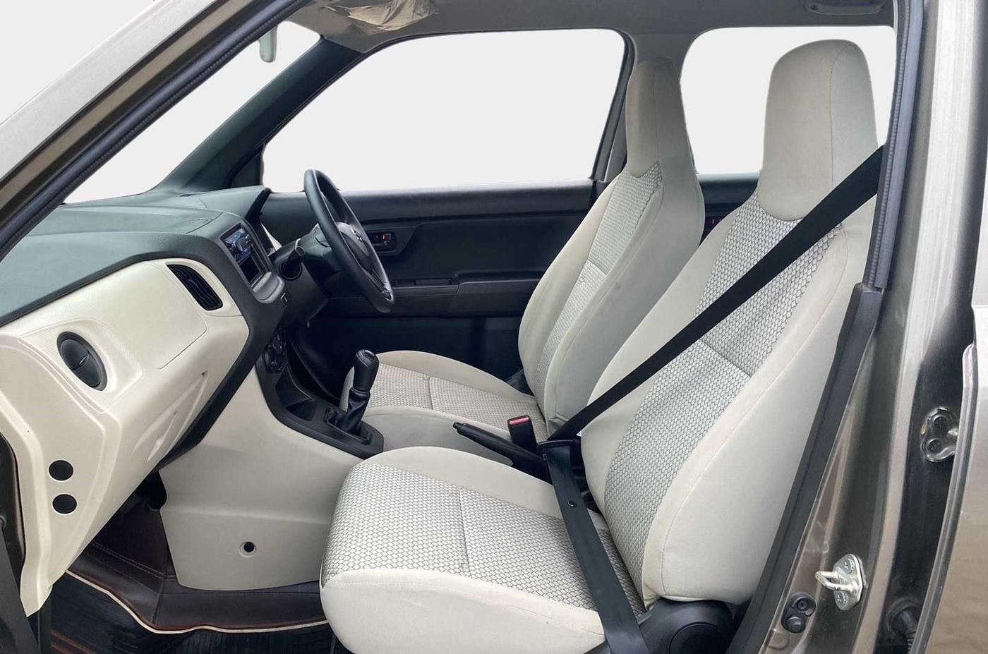 2020 Maruti New Wagon-R LXI CNG 1.0, CNG, Manual, 61,613 km, Right Side Front Door Cabin