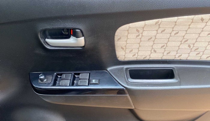 2017 Maruti Wagon R 1.0 VXI, Petrol, Manual, 51,827 km, Driver Side Door Panels Control