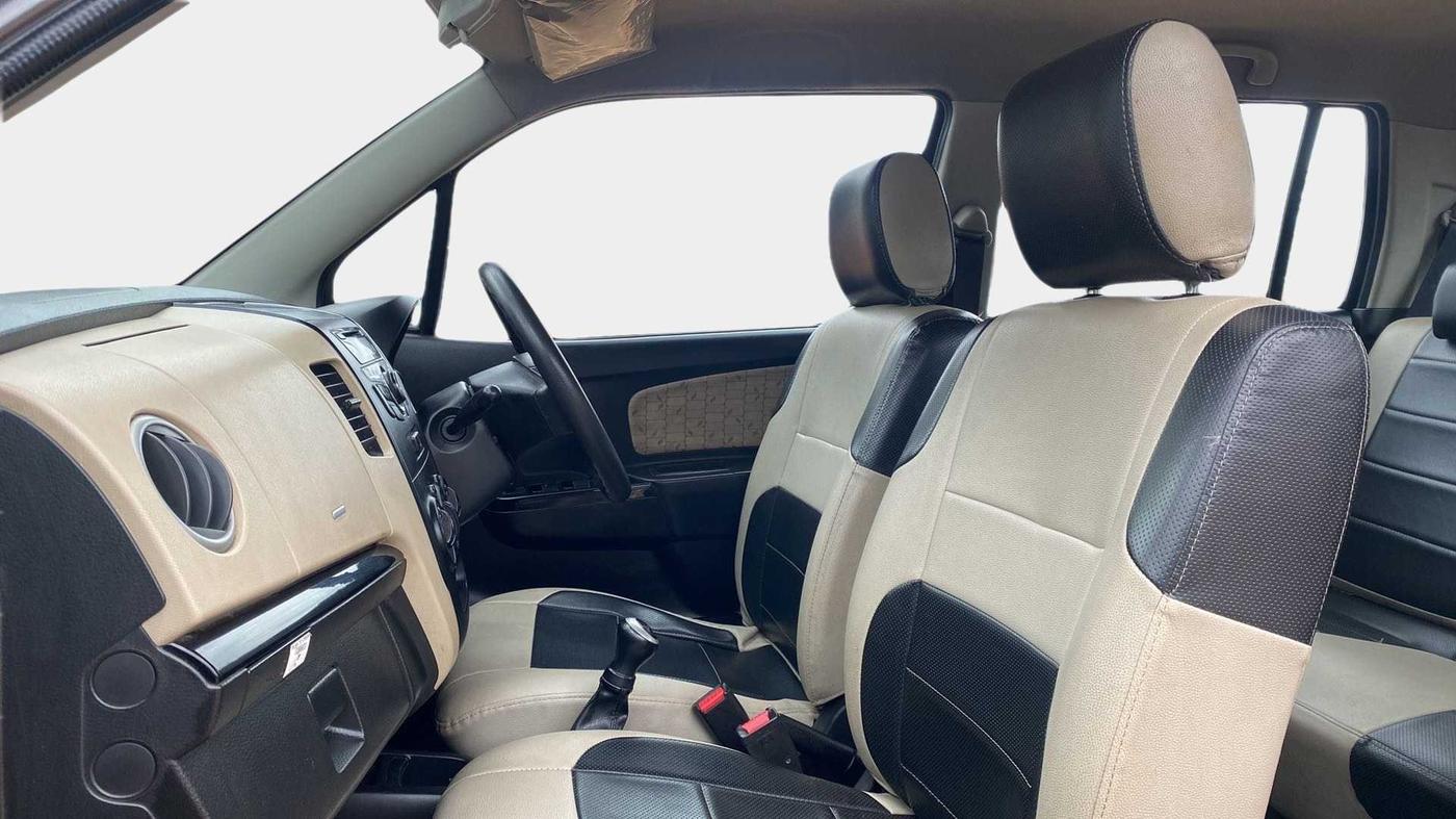 2017 Maruti Wagon R 1.0 VXI, Petrol, Manual, 51,827 km, Right Side Front Door Cabin