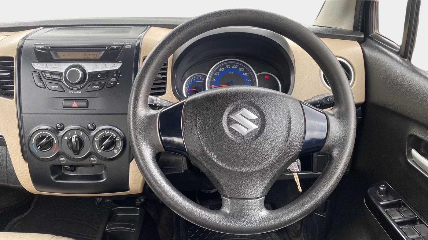 2017 Maruti Wagon R 1.0 VXI, Petrol, Manual, 51,827 km, Steering Wheel Close Up