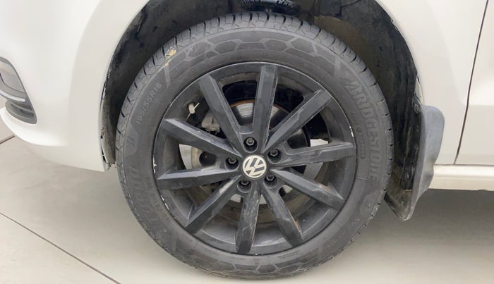 2019 Volkswagen Polo HIGHLINE 1.0L, Petrol, Manual, 65,943 km, Left Front Wheel