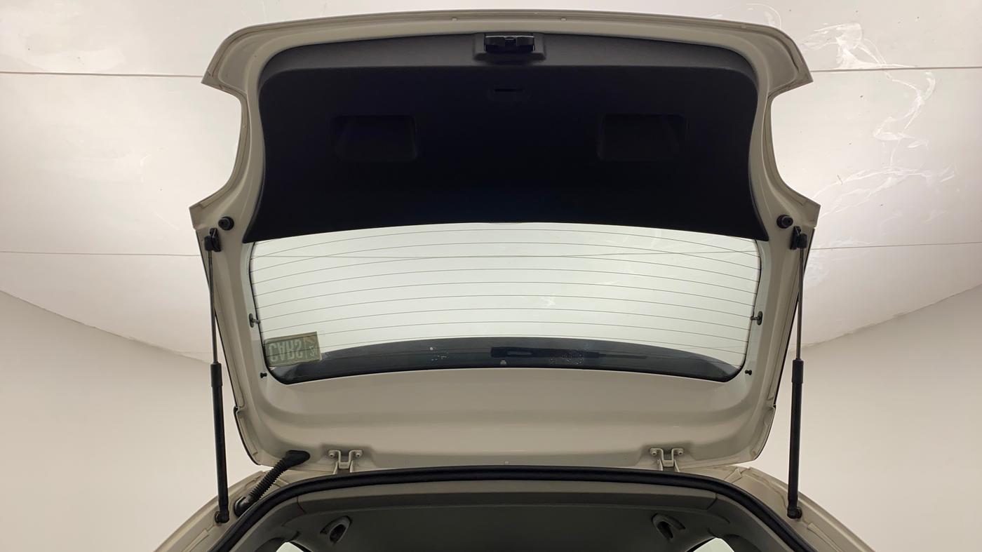 2019 Volkswagen Polo HIGHLINE 1.0L, Petrol, Manual, 65,943 km, Boot Door Open