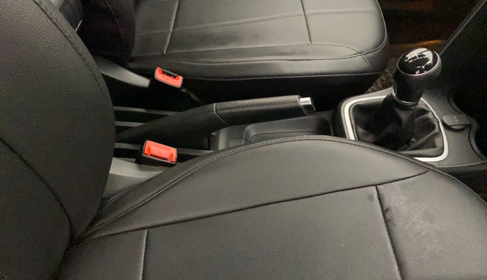 2019 Volkswagen Polo HIGHLINE 1.0L, Petrol, Manual, 65,943 km, Gear Lever