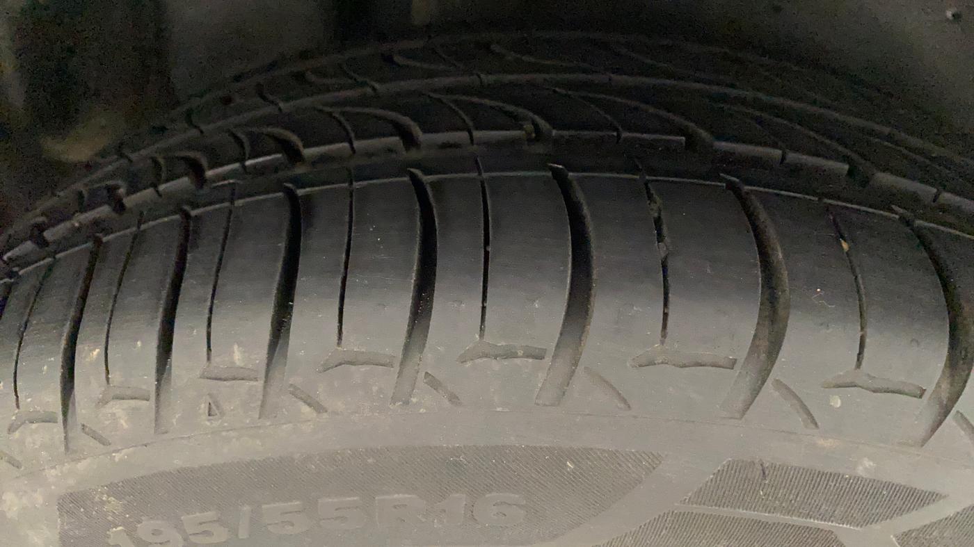 2019 Volkswagen Polo HIGHLINE 1.0L, Petrol, Manual, 65,943 km, Right Rear Tyre Tread