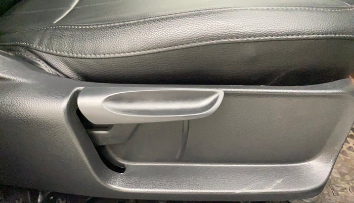 2019 Volkswagen Polo HIGHLINE 1.0L, Petrol, Manual, 65,943 km, Driver Side Adjustment Panel