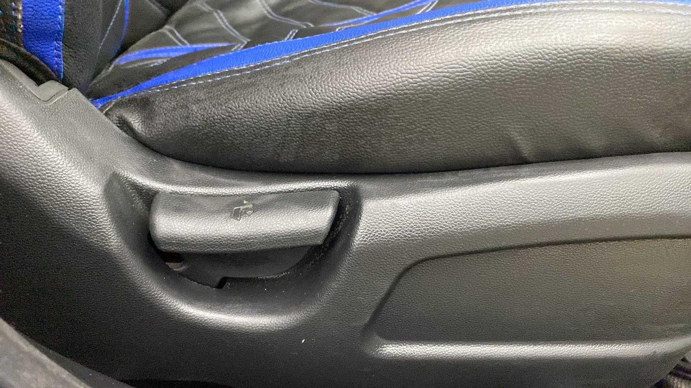 2020 Hyundai Elite i20 MAGNA PLUS 1.2, Petrol, Manual, 82,145 km, Driver Side Adjustment Panel