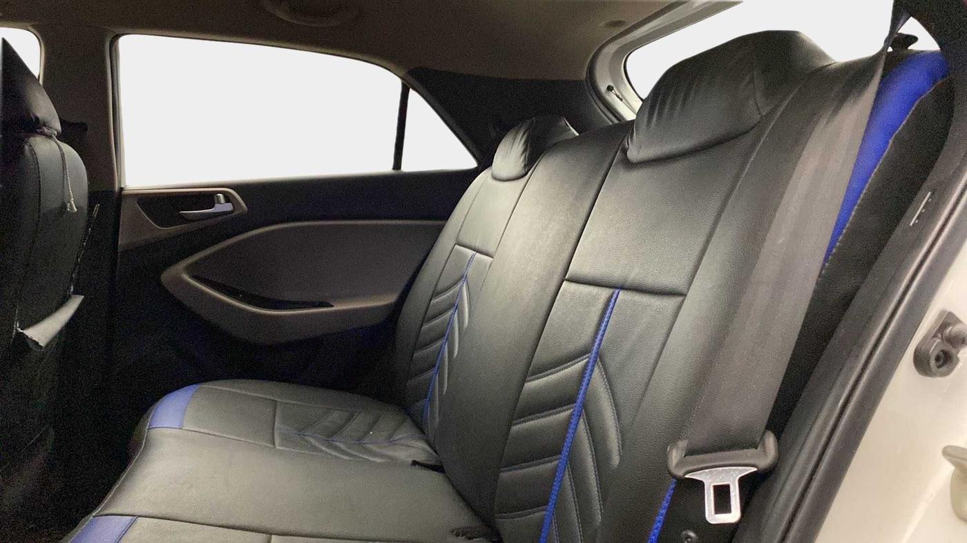 2020 Hyundai Elite i20 MAGNA PLUS 1.2, Petrol, Manual, 82,145 km, Right Side Rear Door Cabin