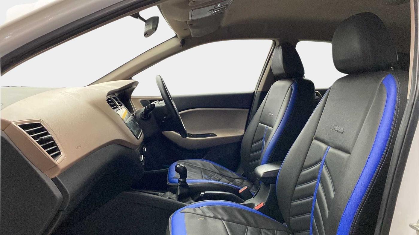 2020 Hyundai Elite i20 MAGNA PLUS 1.2, Petrol, Manual, 82,145 km, Right Side Front Door Cabin