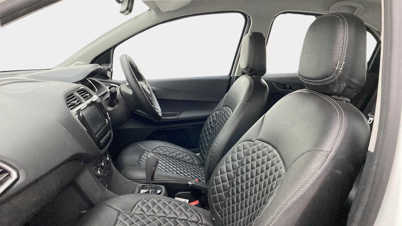 2022 Tata TIAGO NRG XZ AMT, Petrol, Automatic, 16,516 km, Right Side Front Door Cabin