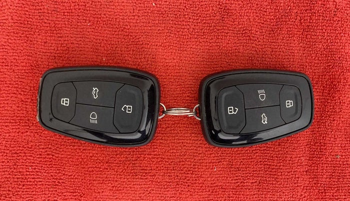 2022 Tata TIAGO NRG XZ AMT, Petrol, Automatic, 16,516 km, Key Close Up