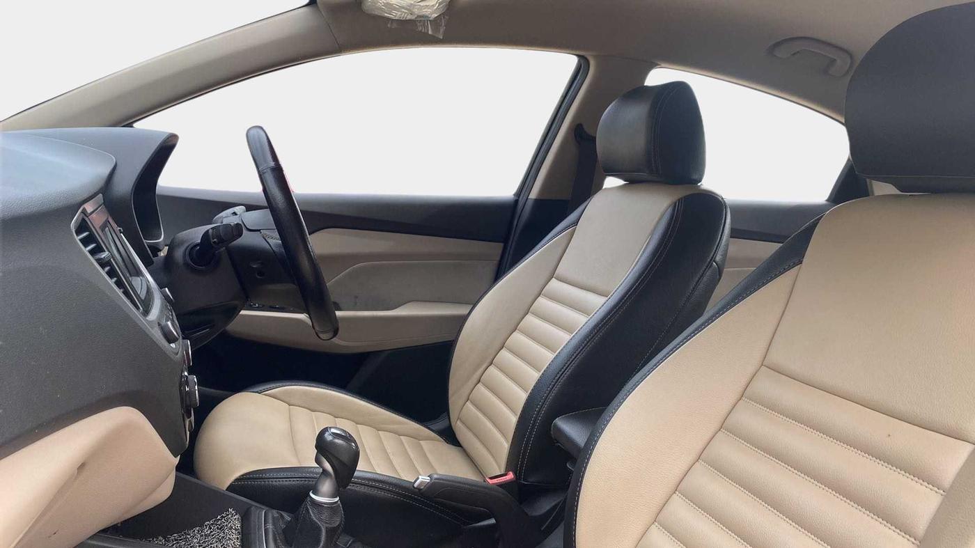 2019 Hyundai Verna 1.4 EX PETROL, Petrol, Manual, 70,775 km, Right Side Front Door Cabin