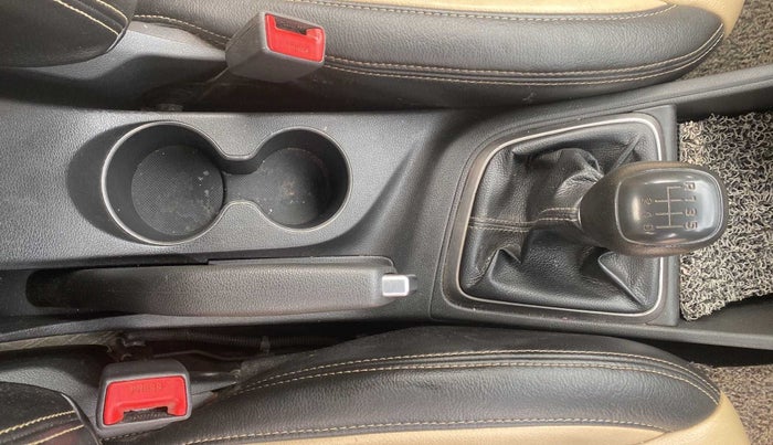 2019 Hyundai Verna 1.4 EX PETROL, Petrol, Manual, 70,775 km, Gear Lever