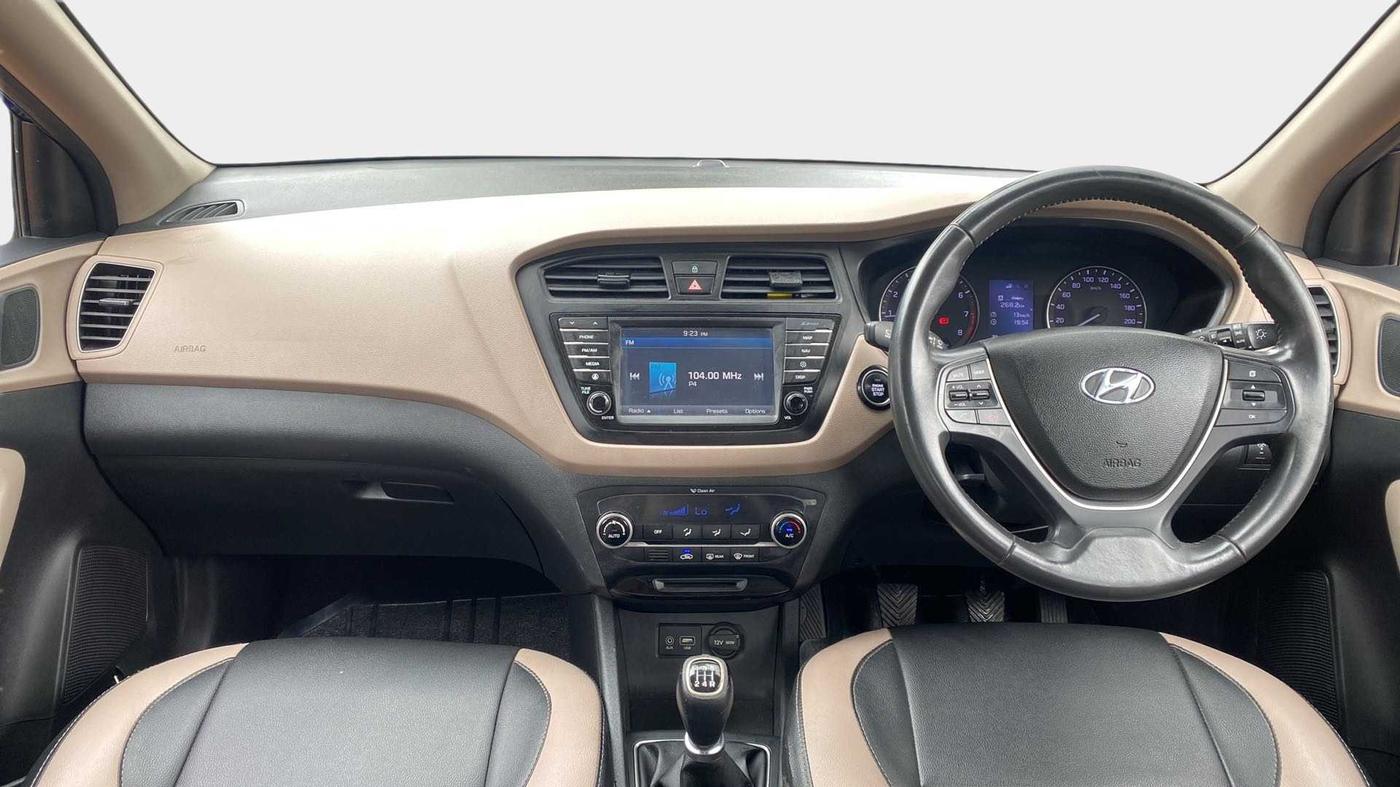 2016 Hyundai Elite i20 ASTA 1.2 (O), Petrol, Manual, 37,411 km, Dashboard