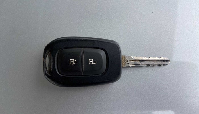 2018 Renault Duster 110 PS RXS 4X2 AMT DIESEL, Diesel, Automatic, 35,435 km, Key Close Up