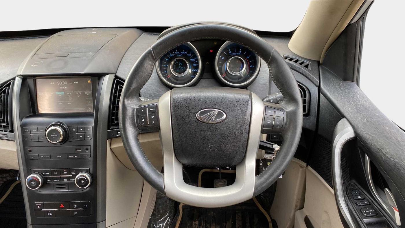 2016 Mahindra XUV500 W8, Diesel, Manual, 47,188 km, Steering Wheel Close Up