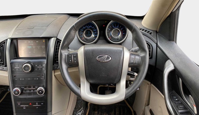2016 Mahindra XUV500 W8, Diesel, Manual, 47,188 km, Steering Wheel Close Up