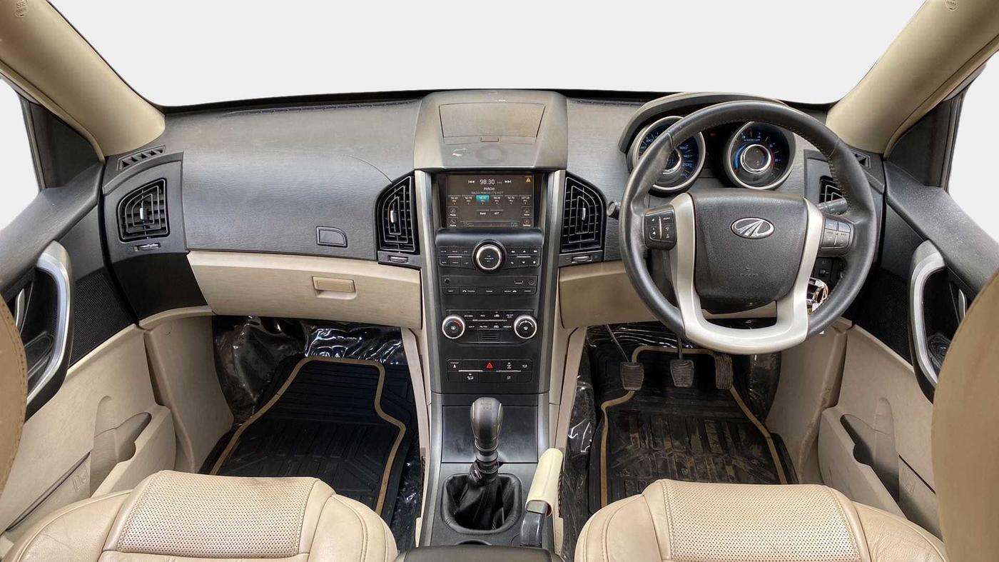 2016 Mahindra XUV500 W8, Diesel, Manual, 47,188 km, Dashboard