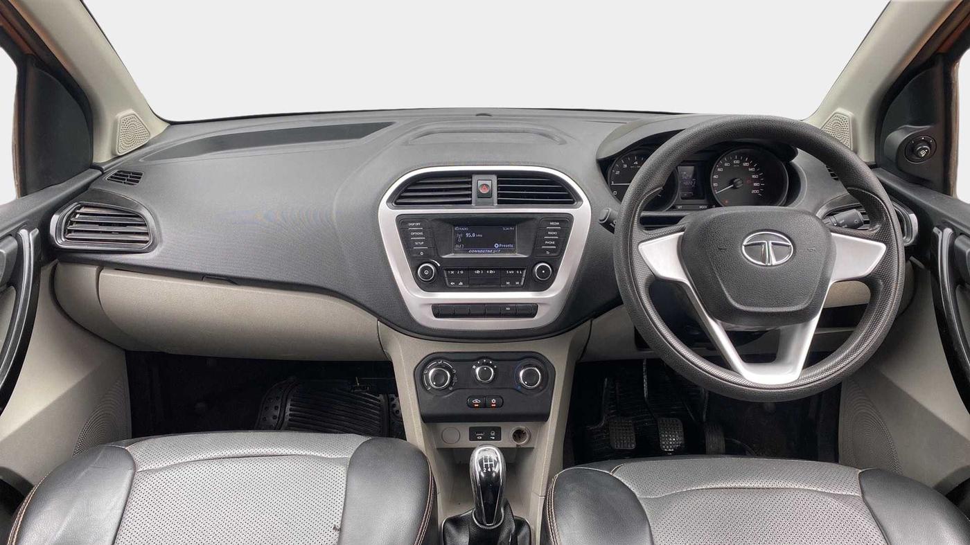 2017 Tata Tiago XT PETROL, Petrol, Manual, 48,272 km, Dashboard