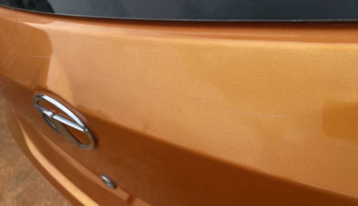 2017 Tata Tiago XT PETROL, Petrol, Manual, 48,272 km, Dicky (Boot door) - Minor scratches