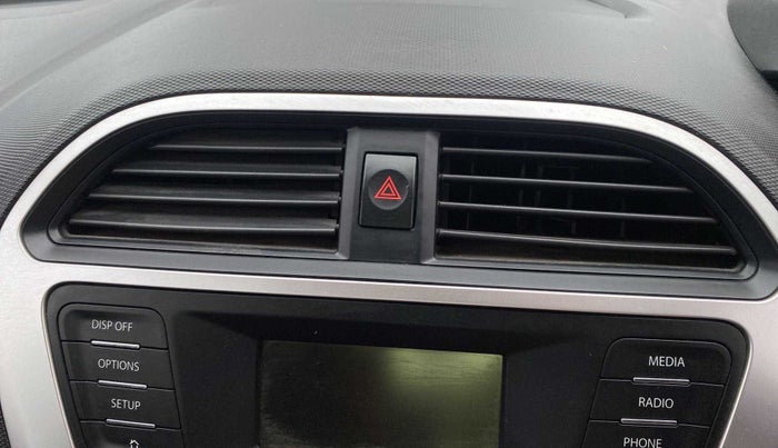 2017 Tata Tiago XT PETROL, Petrol, Manual, 48,272 km, AC Unit - Front vent has minor damage