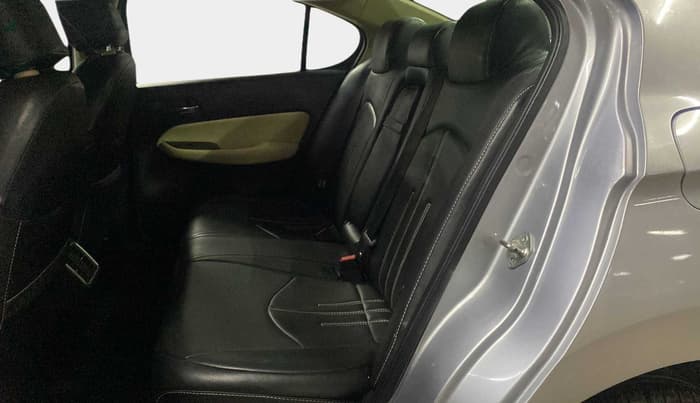 2022 Honda City 1.5L I-VTE V CVT, Petrol, Automatic, 14,134 km, Right Side Rear Door Cabin