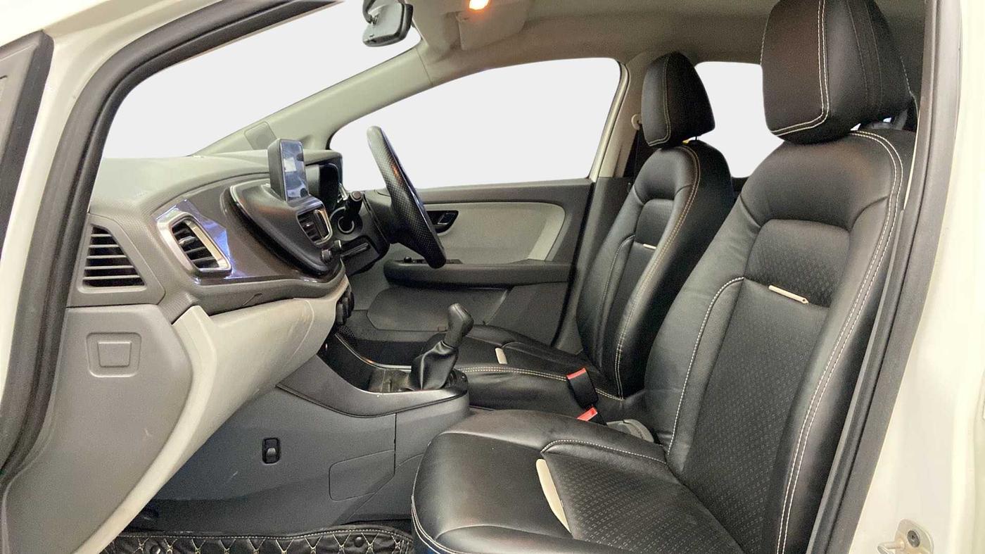 2020 Tata ALTROZ XT PETROL, Petrol, Manual, 35,032 km, Right Side Front Door Cabin