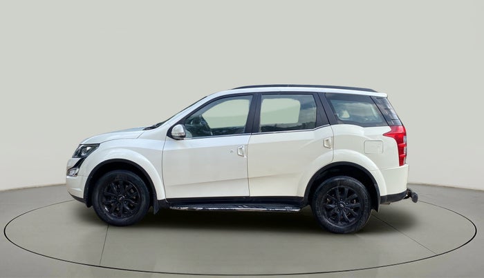 2017 Mahindra XUV500 W10, Diesel, Manual, 86,446 km, Left Side
