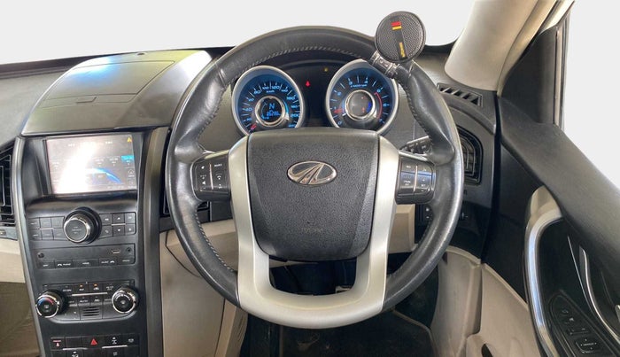 2017 Mahindra XUV500 W10, Diesel, Manual, 86,446 km, Steering Wheel Close Up