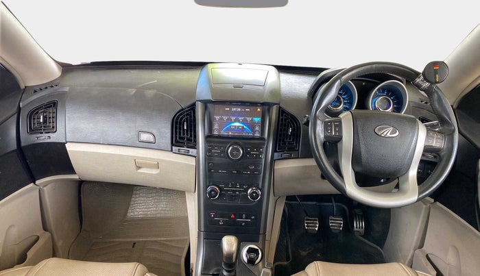 2017 Mahindra XUV500 W10, Diesel, Manual, 86,446 km, Dashboard