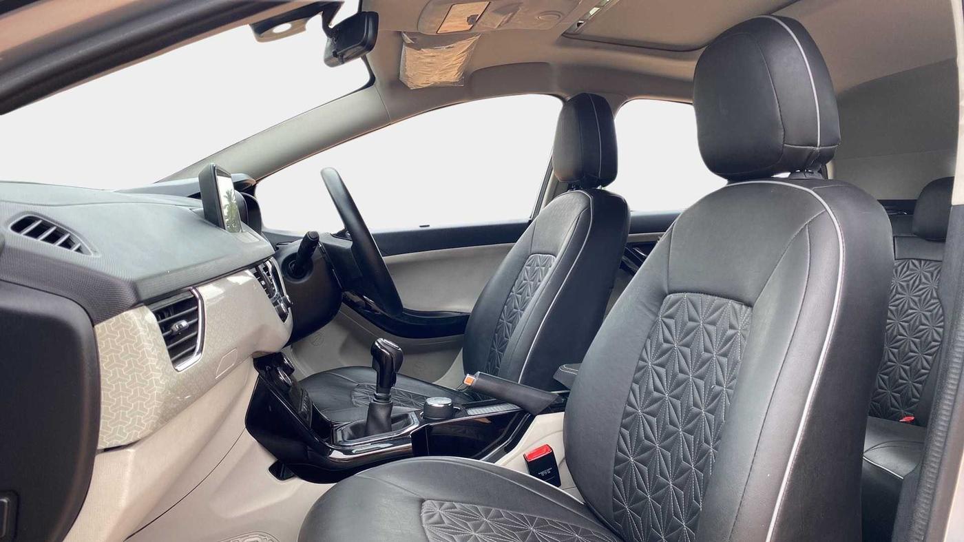 2020 Tata NEXON XZ PLUS DIESEL SUNROOF, Diesel, Manual, 52,471 km, Right Side Front Door Cabin